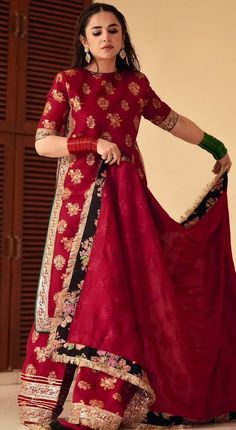 Shadi Dresses, Yumna Zaidi, Fancy Dresses Party, Cutest Outfits, Desi Fits, Latest Bridal Dresses, Pakistani Wedding Outfits, Pakistani Fashion Party Wear