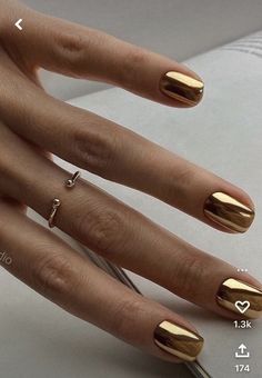 100Christmas Nail Designs To Rock This Winter 2023Winter Nail Inspo Prom Nail Designs, Gold Chrome Nails, Gold Nail, Metallic Nails, New Year's Nails, Stick On Nails, Prom Nails, Manicure Y Pedicure, Fancy Nails