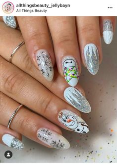 Snowflake Nail Design, Snowman Nails, Santa Nails, White And Silver Nails, Christmas Gel Nails, Christmas Nail Art Designs, Snowflake Nails, Winter Nail Art, Festival Nails