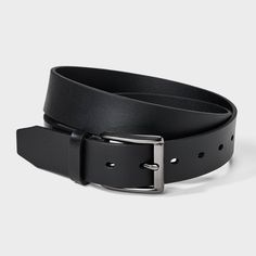 Update your collection of everyday accessories with this Casual Leather Belt from Goodfellow & Co™. This medium belt is made from 100% flat leather material for a comfortable and classic look. It also has a shiny silver-tone buckle closure to complement the look and allow for a customizable fit. Pair with any of your pants to feel great all day. Goodfellow & Co™: Where style & fit are always in good company. Casual Leather Belt, In Good Company, Men Belt, Everyday Accessories, Book Decor, Shiny Silver, Leather Fabric, Good Company, Belt Size