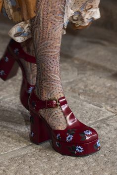 The 43 Best Shoes From Milan Fashion Week Fall 2023 - Fashionista Etro Runway, Fashion Week Fall 2023, Mode Shoes, Carlo Scarpa, Rossi Shoes, Best Shoes, David Koma, Milano Fashion Week, Dion Lee