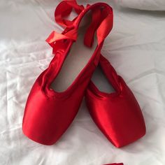 Chinese Size 35. Brand New. Chinese Heels, Nutcracker Pointe Shoes Chinese, Chinese Traditional Shoes, Chinese Style Shoes, Chinese Slippers, Point Shoes, Toe Shoes, Ballet, Brand New