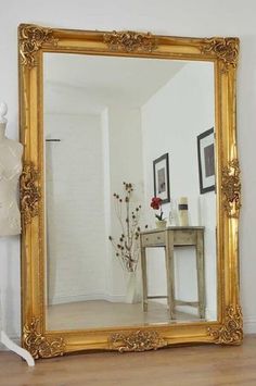 #espelhocommoldura #espelhocommoldurademadeira #espelhocommoldurasaladejantar Antique Floor Mirror, Wall Mirrors Entryway, Big Wall Mirrors, Oversized Wall Mirrors, Wall Mirror Diy, Mirror Gallery Wall, Lighted Wall Mirror, Gold Framed Mirror, Rustic Wall Mirrors