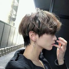 Ftm Haircuts, Short Hair For Boys, Long Wolfcut Haircut With Bangs, Korean Haircut, Haircut Wavy, Short Hair Tomboy, Bangs Straight, Korean Short Hair