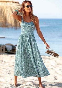 If you like airy summer dresses, then you can't miss this flowy midi dress. Casual Sundresses, Women's A Line Dresses, Flowy Midi Dress, Dress Mint, Short Summer Dresses, Scoop Neck Dress, Flowy Maxi Dress, Midi Dress Casual, Maxi Tank Dress