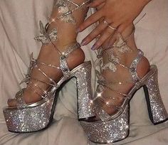 Pretty Heels, Fashion Shoes Heels, Cute Shoes Heels, Silver Bling, Bling Shoes, Cute Heels, Pretty Prom Dresses, Super High Heels