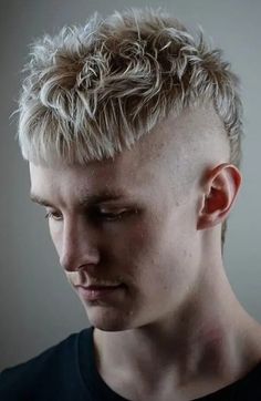 Burst Fade Mullet, Shaved Sides Hairstyles, Blonde Mullet, Fade Mullet, Burst Fade Mohawk, Haircuts 2020, Burst Fade, Monochrome Makeup Look