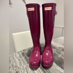 Brand New, Original Tall Gloss Wellington Boots Violet. Perfect For Rain And Snow Tall Hunter Boots, Black Rain Boots, Wellington Boot, Hunter Rain Boots, Womens Rain Boots, Violet Color, Shearling Boots, Hunter Shoes, Wellington Boots