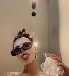 20-something year old passionate about living, reflecting and self-improvement! Look Kylie Jenner, Face Mask Aesthetic, Mask Aesthetic, Vogue Beauty, Foto Tips, روتين العناية بالبشرة, Healthy Girl, Healthy Lifestyle Inspiration