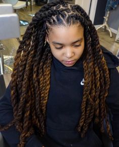 Artificial Dreadlocks Hairstyles, Loc Layers, Artificial Dreadlocks, Dreadlocks Hairstyles, Dread Hair, Loc Hairstyles, Beautiful Locs