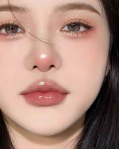 #douyinmakeup #douyin #rom&nd #kbeauty #koreanbeauty #koreanmakeup #kmakeup #dasiqu #rom&ndeyeshadow #liybyred #peripera #wonyoung #wonyoungism #warmtone #warmtonemakeup #makeup #makeupreccomendations #kpop #kpoopmakeup Eye Makeup Guide, Mekap Mata, Soft Makeup Looks, Cute Eye Makeup