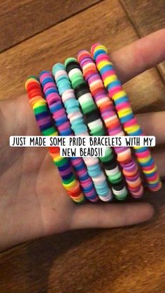 Pride Bracelet Diy, Pride Jewelry Diy, Pride Bracelets, Make Clay Beads, Pride Jewelry, Preppy Bracelets, Diy Leather Bracelet, Pride Jewellery