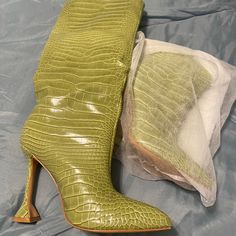 Brand New Funky Boots, Boots With Heels, Birthday 21, Green Boots, Funky Shoes, Girly Shoes, Shoe Closet, Fall Fashion Outfits, Shoes Heels Boots