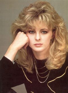 80s Hairstyles, Graduation Hairstyles, Punk Hair, 90s Hairstyles, Fluffy Hair, Blonde Hair Color