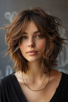 60 Shaggy Bob Hairstyles for Modern Elegance. Number 53 Is Unmissable! Shaggy Long Bob, Messy Bob Haircut, Medium Shag Hairstyles, Lob Hair, Shaggy Bob Hairstyles, Medium Shag, 50 Hairstyles, Short Shaggy Haircuts