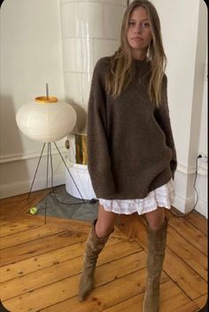 Thanksgiving Outfit Aesthetic, Thanksgiving Fits, Autumn Spices, Surfergirl Style, Brown Boots Outfit, Fall Boots Outfit, Nyc Summer, Skandinavian Fashion, Paris Mode