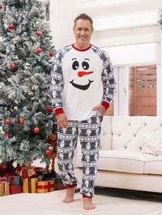 Get in the spirit of Christmas with our matching family snowman pajama sets for adults, kids, babies, and pets!
* Please add each size separately to your shopping cart
* Piece of product: Each size includes 1 set of pajamas (1 top+1 bottom), or 1 romper, or 1 pet bandana
* For children's safety, pajamas should be snug-fitting or flame-resistant. These kids' and babies' pajamas are flame-resistant.
* Product features: Matching Christmas snowman design
* Fabric characteristics: Soft and comfortable
* Neckline: Round neck
* Sleeves: Long sleeves, raglan sleeves
* Style: Family matching pajamas
* Fit: Moderate fit, with drawstring and pockets for adults
* Length: Moderate length
* Source of goods: Imported
* Supplier: PatPat Matching Christmas Pajamas Family, Christmas Pajamas Family, Family Matching Pajamas, Snowman Pattern, Family Pajama Sets, Snowman Design, Matching Christmas Pajamas, Sleeves Style, Matching Family Pajamas