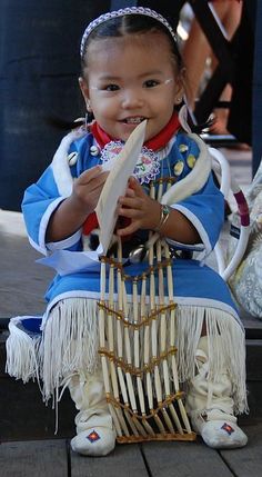 Adorable! Native Child, Native American Baby Names, Native American Children, Native American Clothing, Indian Baby, Native American Pictures, Native American Photos, American Baby, Native American Peoples