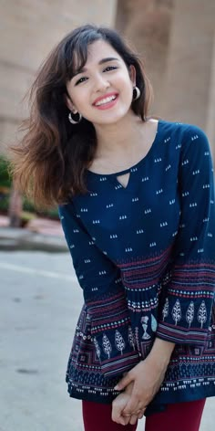 Diy Kurti, Shirley Setia, Stylish Kurtis Design, Simple Frocks