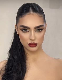 Baddy Makeup Looks, Expensive Makeup Look, Round Eye Makeup Looks, Makeup Looks To Recreate, Looks To Recreate, Makeup For Round Eyes, New Makeup Products, Eye Makeup Guide