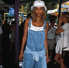 Black Overalls Outfit, 90s Overalls, Overalls 90s, Baggy Overalls, Fashion Guys, Bucket Hat Outfit, 90s Fashion Women