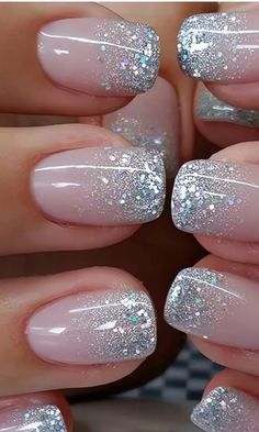 Christmas Present Nails, Natural Nails Manicure, Glitter Gel Nails, Simple Gel Nails, Video Tiktok, Fall Acrylic Nails, Pretty Nail Art Designs, Pretty Nail Art, Photography Lifestyle