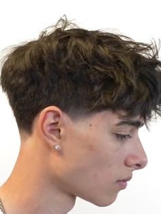 Low Taper Textured Fringe, Hair Cuts For Teen Boys, Sick Hairstyles, Levi Hair, Winter Outfits Old Money, Summer Outfits Old Money, Old Money Summer Outfits