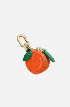 The delicious new way to personalise. Crafted using upcycled offcuts from our signature full-grain leather, The SABREMOJI Fruit Charm securely attaches to an infinity of accessories including handbags, garment tags and keys. Designed in five limited edition seasonal fruits, it safeguards the Apple AirTag through perfect fitment and a high polish brass zipper to prevent internal movement. Tag and track your valuables or secure small valuables and coins — it’s new-look statement personalisation. C Disney Minimalist, Seasonal Fruits, Apple Airtag, Cute Wallets, Handbag Charms, Summer Gift, Purse Accessories, Girly Jewelry