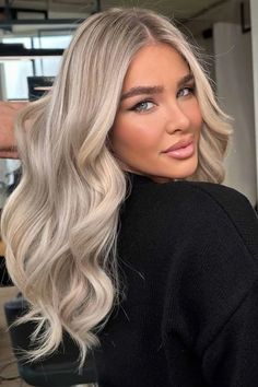 15 Lowlights for Blonde Hair - hairaide.com Brown Highlights Blonde Hair, Ash Blonde Hair With Lowlights, Light Blonde Hair With Dark Roots, 2025 Haircut, Dimensional Blonde With Money Piece, Lowlights For Blonde Hair, Lowlights For Blonde, Blonde Highlights And Lowlights, Cool Blondes