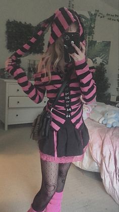 Pastel Goth Outfits, Pink Goth, E Girl Outfits, Scene Outfits, Pastel Goth Fashion, Alt Outfits, Kawaii Goth, Scene Fashion, Scene Emo