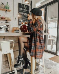 Street Style Vintage, Sandal Tali, Fall Fashion Coats, Street Style 2018, Instagram Baddie, Current Fashion, Trending Fashion Outfits, Outfit Trends, Vintage Diy