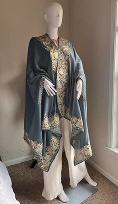 Velvet Kashmiri Cape Bridesmaids Shawl Women Shawls Elegant Partywear Wedding Ponchos Golden & Silver Zari Embroidered Poncho Gift for Her - Etsy Kashmiri Shawls Design, Kashmiri Dress, Velvet Poncho, Embroidered Poncho, Poncho Outfit, Stylish School Bags, Short Frock, Bridesmaid Shawl, Velvet Cape