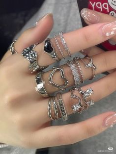 Punk Girls, قلادات متدلية, Ring Party Jewelry, Stile Hijab, Mode Tips, Grunge Jewelry, Edgy Jewelry, Indie Jewelry