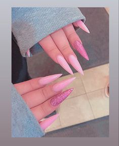 Pink Pointy Acrylic Nails, Pink Stelito Nails, Cute Nails Acrylic Stilettos, Pink Stilleto Nails With Rhinestones, Pink Stellio Nails, Sharp Nails Pink, Long Nail Designs Stilettos, Pink Stilletos Nails, Pink Acrylic Nails Stiletto