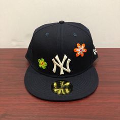 Brand - New Era Hat Model - 59fifty Design- Floral Hat Type - Fitted Team - New York Yankees Condition- Brand New Color - Blue & White Gender- Men’s Sizes Available: Men’s 7 1/2, 7 1/4, 7 3/4, 7 3/8, 7 5/8, 7 7/8 Camo Truck, Hat New York, New Era Baseball Cap, New Era Yankees, Yankee Hat, New Era Beanie, Cool Baseball Caps, Hat Model, Baseball Snapback