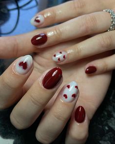 short red and white nails Short Biab Nail Designs Valentines, Red Nail Designs Simple Short, Valentines Nail Aesthetic, Short Valentines Gel Nails, Short Simple Valentines Nails, Valentines Natural Nails, Short Nails For January, Gel Nail Art Short Nails, Red Short Gel Nails