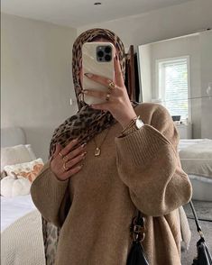 Modesty Fashion Casual, Cute Hijabi Outfits, ليلي كولينز, Hijab Fits, Modest Outfits Muslim, Modest Winter Outfits, Japanese Lolita Fashion, Estilo Hijab, Hijabi Fits