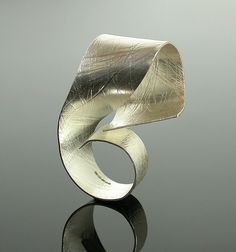 Contemporary Jewelry Rings, Painting Sculpture, Swirl Ring, Designer Jewellery, Fabulous Jewelry, Unique Handmade Jewelry, Contemporary Art Gallery