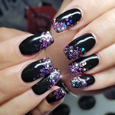 Gel Nails Black And Purple, Black And Purple Ombre Nails Halloween, Sparkly Purple Ombre Nails, Prom Nails Black And Purple, Black Nails With Colorful Glitter, Black And Purple Spooky Nails, Black Nails With Sparkle Tips, Purple Black Glitter Nails, Black Nails With Ombre Glitter