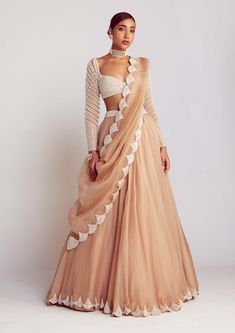 Beige Lehenga, Sweetheart Blouse, Vani Vats, Simple Lehenga, Trendy Outfits Indian, Indian Outfits Lehenga, Organza Lehenga, Pearl Chandelier, Lehenga Designs Simple