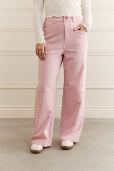 These feminine cargo-inspired pants are casual but trendy. The comfortable loose cut gives you the freedom of movement while staying stylish throughout your daily adventures.  Slightly loose straight-leg cargo pantsElastic waistline at the back for added comfort 2 front pockets, 2 back pockets and 2 large calf pockets Regular fit. We recommend buying your usual size to get the same fit as shown on the model. Inseam length: 30"Models are 5'9", 5'7" and 5'6" and are wearing a size small, medium an Casual Cargo Pants, Light Pink Color, Freedom Of Movement, Cargo Pants, Straight Leg, Pants, How To Wear