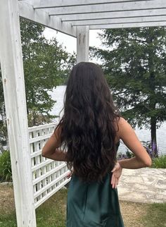 Dark Hair Hairstyles, Hair Inspo Long, Long Hair Inspo, Dark Brown Long Hair, Brown Hair Dark, Lake House Wedding, Brown Wavy Hair, Black Wavy Hair, Green Satin Dress