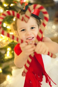 Christmas gift https://www.amazon.com/Painting-Educational-Learning-Children-Toddlers/dp/B075C1MC5T Christmas Card Pictures, Christmas Photo Shoot, Holiday Portraits