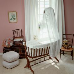 Photos: Photos: 100 Years of Nursery Design for Kate Middleton’s Royal-Baby Pinterest Board | Vanity Fair Circular Crib, Royal Baby Nurseries, Vintage Baby Cribs, Medieval Baby, Royal Nursery, Victorian Nursery, Contemporary Nursery, White Crib, Newborn Nursery