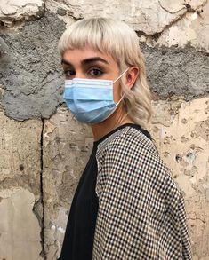 Queer Hair, Creative Haircuts, Androgynous Haircut, Shaggy Short Hair, Mullet Haircut, Bleach Blonde, Favorite Hairstyles, Hair Inspo Color, Mode Inspo