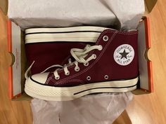 Dark Red Chuck 70, Dark Red Platform Converse, Dark Beetroot Converse, Maroon Converse Aesthetic, Cherry Red Converse, Wine Red Converse, Red Converse Outfit Ideas, Maroon Converse Outfit