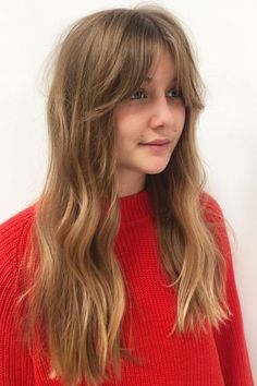 Try out curtain bangs this summer, which are also perfect for transitioning into the cooler fall days. This '70s inspired look was done by @pepperhairau Curtain Bangs With Balayage, Curtain Bangs Inspiration, Curtain Fringe Long Hair, Grown Out Bangs, Wispy Curtain Fringe Long Hair, Fringe Long Hair, 2024 Bangs, Wispy Curtain Fringe, Bangs Inspiration