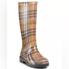 I Love The Rain Boots But They Didn’t Fit Me! *** I Cleaned The Rain Boots After Purchasing Them & Have Never Worn Them. I Love The Rain, White Rain Boots, Love The Rain, Burberry Rain Boots, Rain Boots Women, Vintage Burberry, Burberry Shoes, Burberry London, Rubber Boots