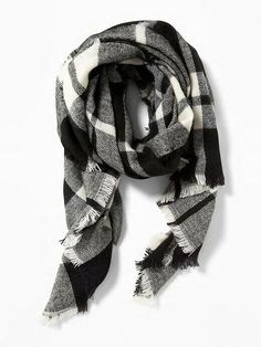 Flannel Blanket Scarf for Women Old Navy New with Tag Size: One-Size - Approximately 76" x 32" Color: Black Plaid                              **Smoke free / Pet free** Fit & SIZING Approximately 76" x 32". Soft, brushed flannel scarf, with raw-edge fringe. 100% acrylic.    Machine wash cold, tumble dry low.    Imported.    Product Details    Lovely. Elegant. Stylish. Cozy flannel and on-trend colors look good with everything.    And after long autum strolls, this blanket scarf transitions perfe Plaid Scarf Outfit, Long Flannel, Backless Shoes, Flannel Scarf, Flannel Scarves, Winter Wardrobe Essentials, Scarf Outfit, Scarf For Women, Wrap Shawl