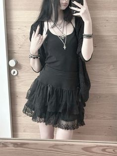 Goth Summer Dress, Soft Gothic Outfits, Clean Goth Outfits, Goth Outfits Summer, Outfit Ideas Alternative, 80s Summer Outfits, Goth Summer Outfits, Clean Goth, Goth Outfit Ideas